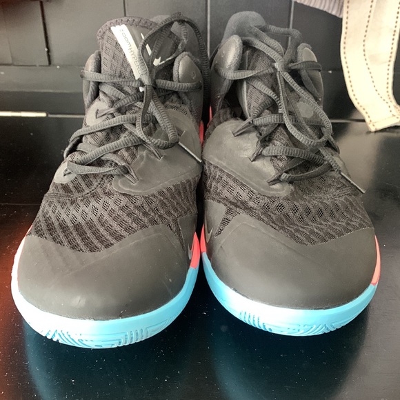 NIKE ZOOM HYPERSPEED COURT SE - BLACK/METALLIC SILVER - Picture 6 of 7